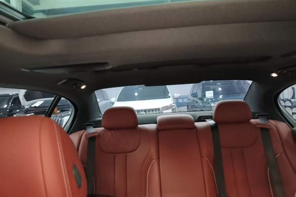 BMW 5 Series New Energy 2022, 63300 км, за 32639 USD - фото 21