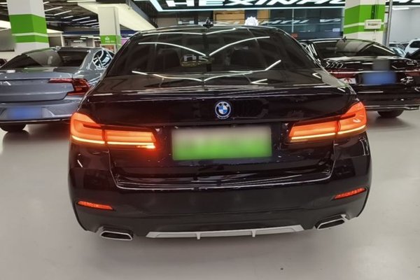 BMW 5 Series New Energy 2022, 63300 км, за 32639 USD