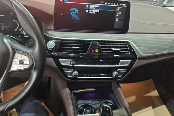 BMW 5 Series New Energy 2022, 77700 км, за 28444 USD - фото 20