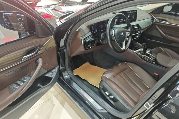 BMW 5 Series New Energy 2022, 77700 км, за 28444 USD - фото 23