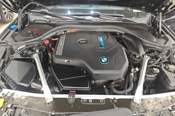BMW 5 Series New Energy 2022, 77700 км, за 28444 USD - фото 30