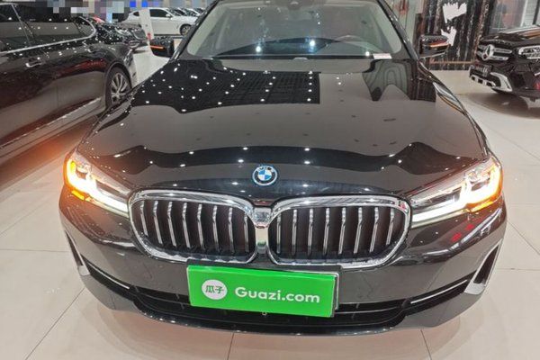 BMW 5 Series New Energy 2022, 77700 км, за 28444 USD