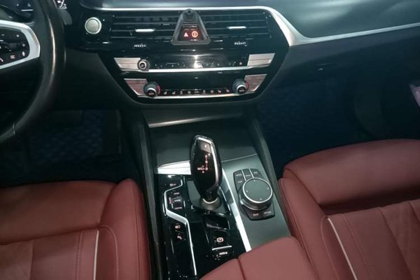 BMW 5 Series New Energy 2022, 91400 км, за 29930 USD - фото 15
