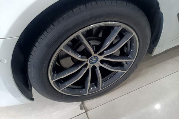 BMW 5 Series New Energy 2022, 91400 км, за 29930 USD - фото 9