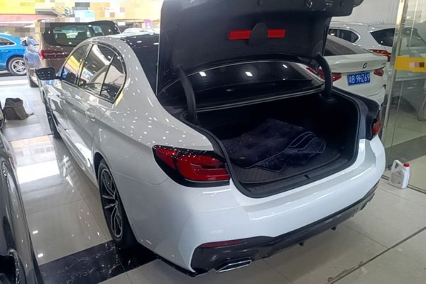BMW 5 Series New Energy 2022, 91400 км, за 29930 USD
