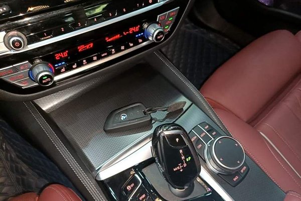 BMW 5 Series New Energy 2022, 91400 км, за 29930 USD - фото 22