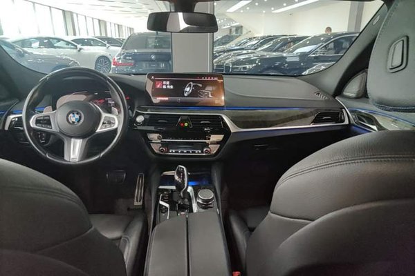 BMW 6 Series GT 2022, 60100 км, за 44536 USD - фото 13