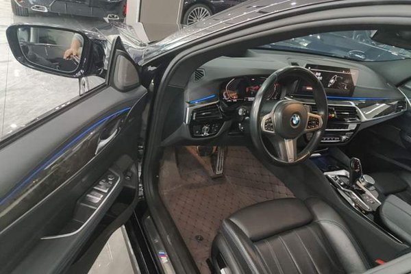 BMW 6 Series GT 2022, 60100 км, за 44536 USD - фото 19