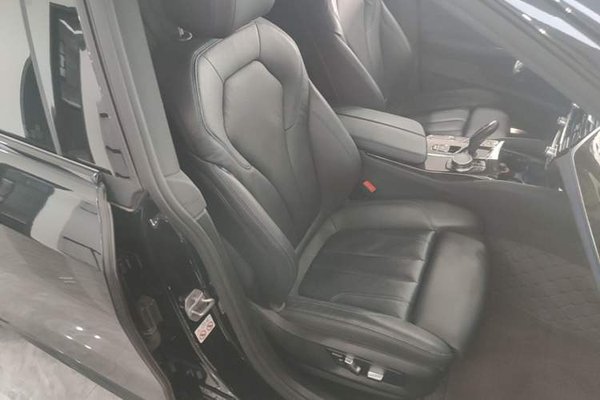 BMW 6 Series GT 2022, 60100 км, за 44536 USD - фото 23