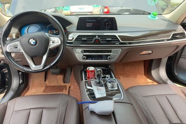 BMW 7 Series 2016, 65600 км, за 28939 USD - фото 12
