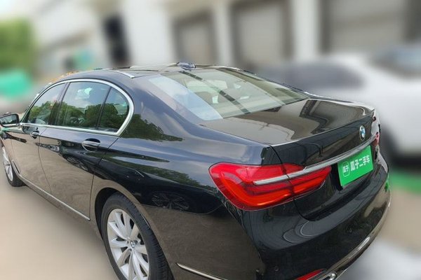 BMW 7 Series 2016, 65600 км, за 28939 USD