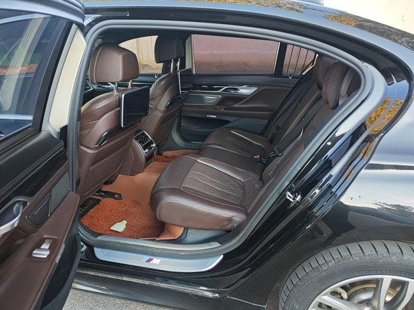 BMW 7 Series 2018, 113600 км, за 34151 USD - фото 16