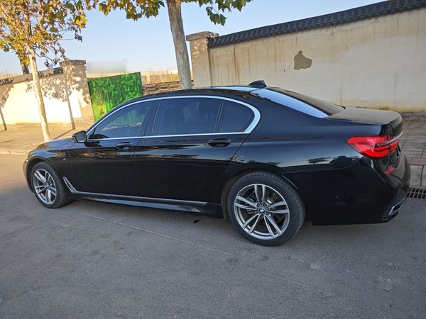 BMW 7 Series 2018, 113600 км, за 34151 USD