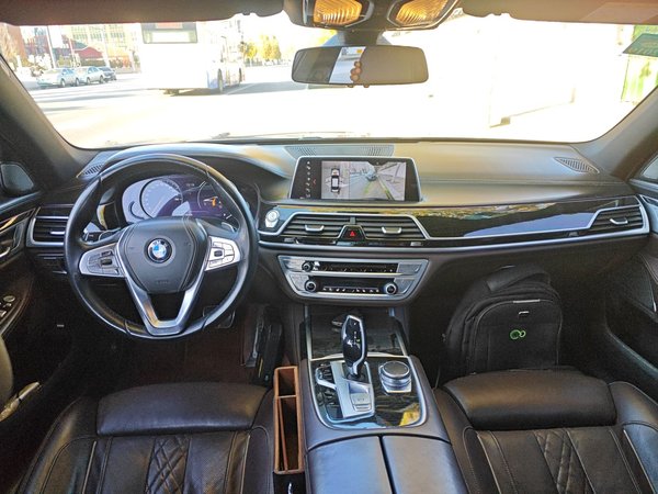 BMW 7 Series 2018, 113600 км, за 34151 USD - фото 9