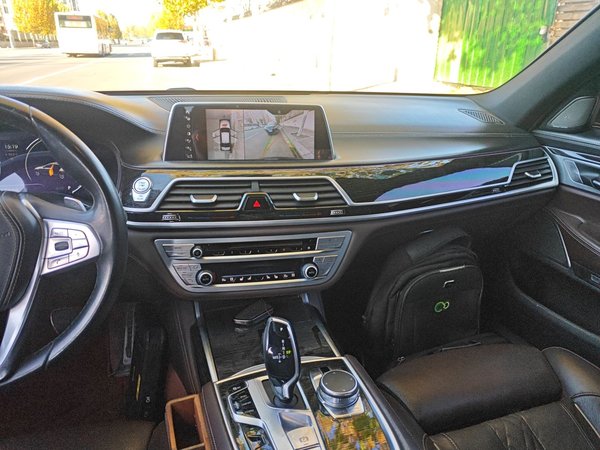 BMW 7 Series 2018, 113600 км, за 34151 USD - фото 12