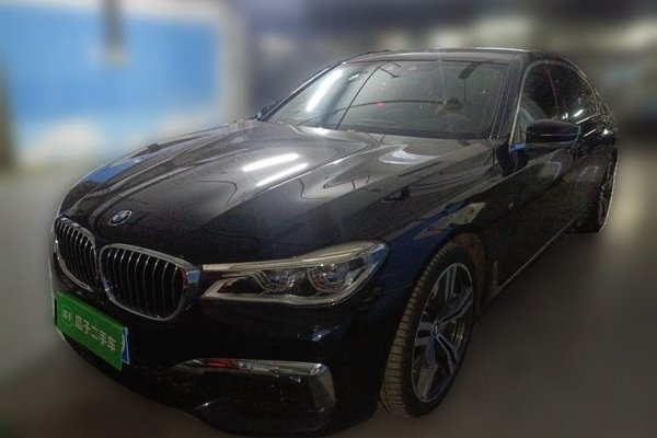 BMW 7 Series · 2018 год