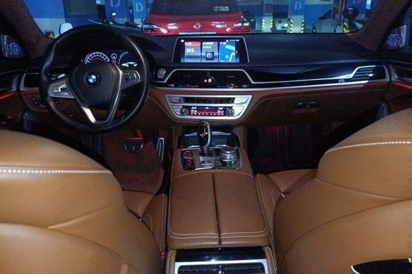 BMW 7 Series 2018, 27600 км, за 57263 USD - фото 18