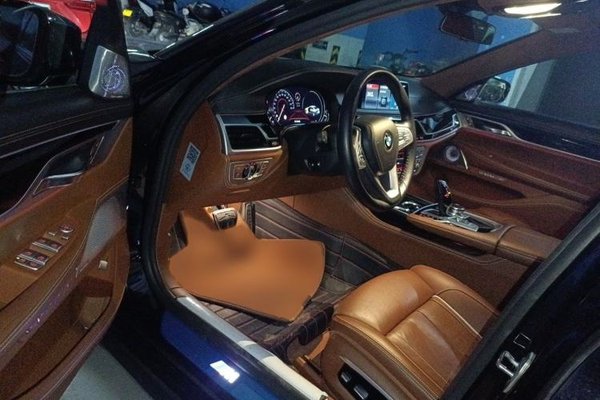 BMW 7 Series 2018, 27600 км, за 57263 USD - фото 19