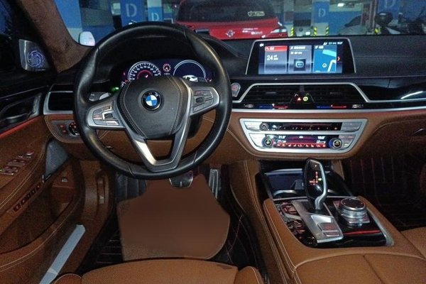BMW 7 Series 2018, 27600 км, за 57263 USD - фото 9