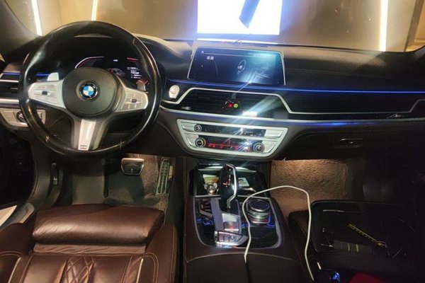 BMW 7 Series 2019, 149500 км, за 35731 USD - фото 10