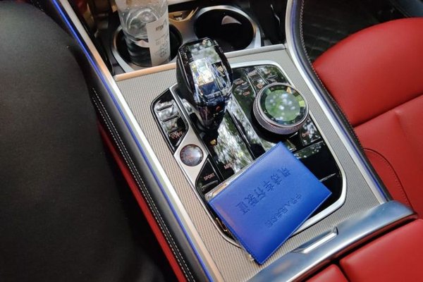 BMW 8 Series 2022, 16200 км, за 83684 USD - фото 13