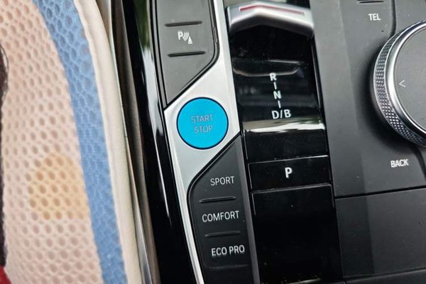 BMW i3 2022, 43600 км, за 21370 USD - фото 15