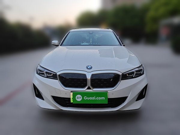 BMW i3 2022, 53400 км, за 20496 USD