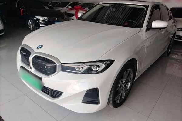 BMW i3 · 2022 год