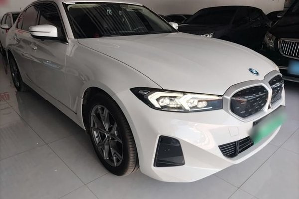 BMW i3 2022, 89200 км, за 21615 USD