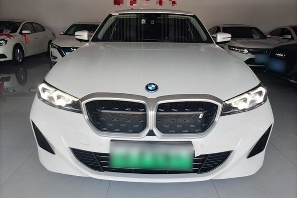 BMW i3 2022, 89200 км, за 21615 USD