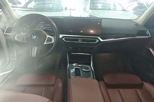BMW i3 2023, 68500 км, за 24472 USD - фото 12