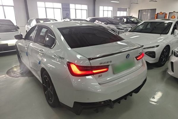 BMW i3 2023, 68500 км, за 24472 USD