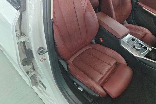 BMW i3 2023, 68500 км, за 24472 USD - фото 19