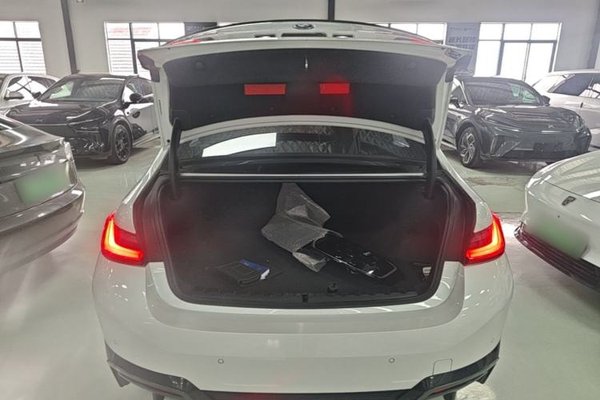 BMW i3 2023, 68500 км, за 24472 USD - фото 22