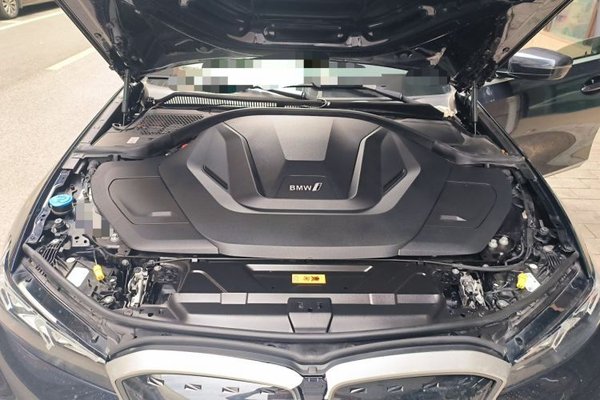 BMW i3 2024, 31900 км, за 24023 USD - фото 20
