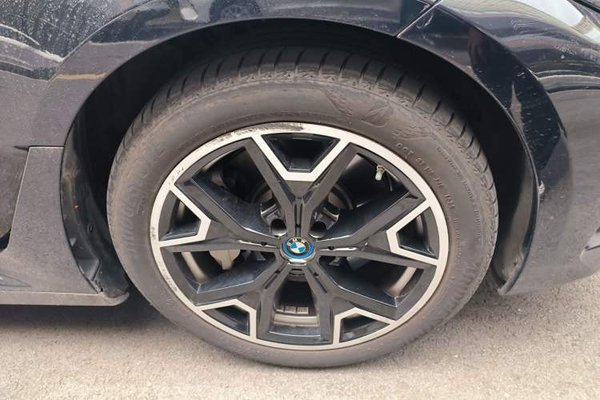 BMW i3 2024, 31900 км, за 24023 USD - фото 8