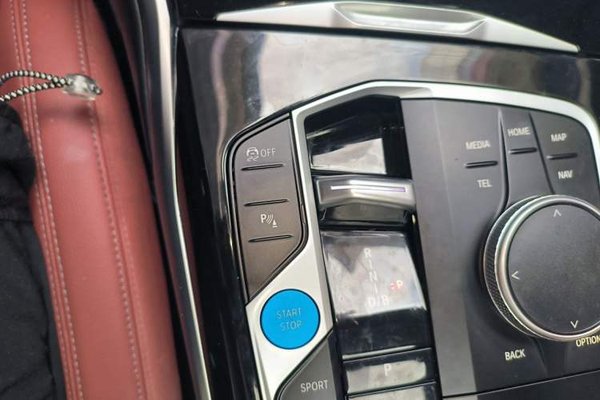 BMW i3 2024, 31900 км, за 24023 USD - фото 13