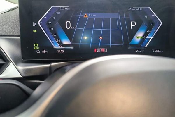 BMW i3 2024, 31900 км, за 24023 USD - фото 10
