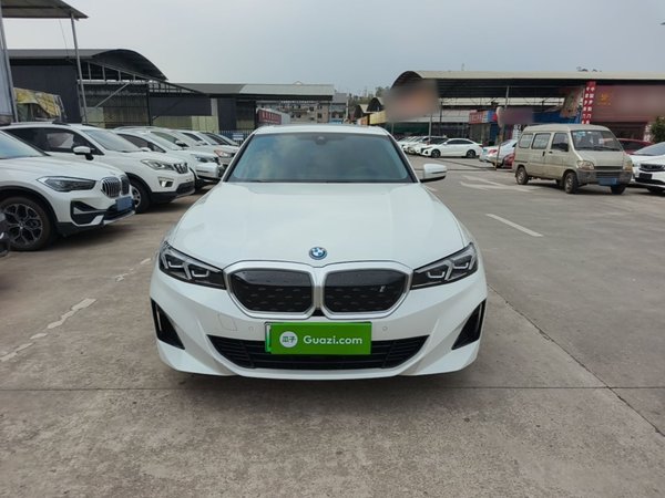 BMW i3 2024, 24400 км, за 24116 USD