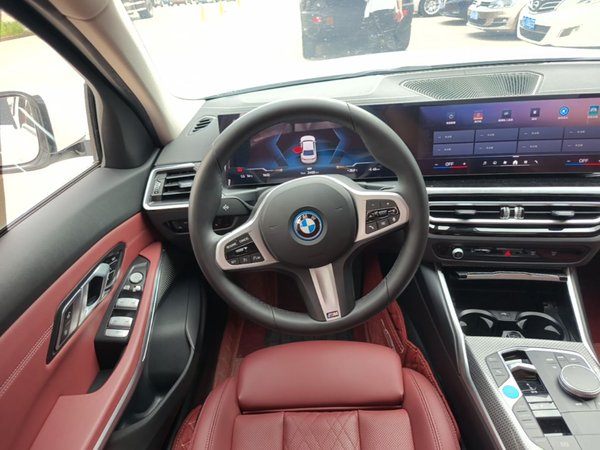 BMW i3 2024, 24400 км, за 24116 USD - фото 14