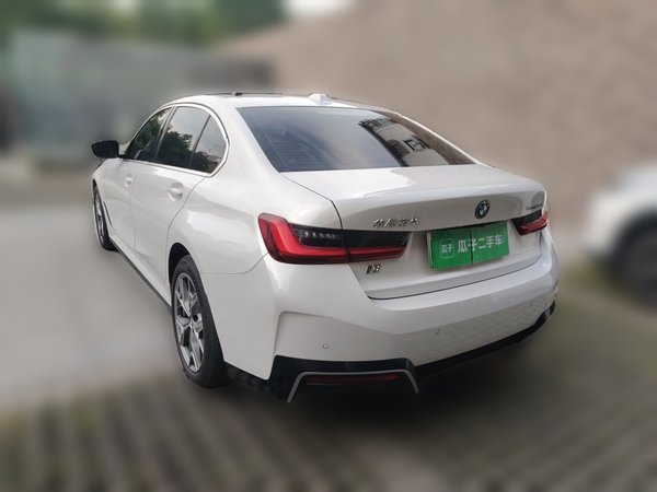 BMW i3 2024, 30200 км, за 25036 USD