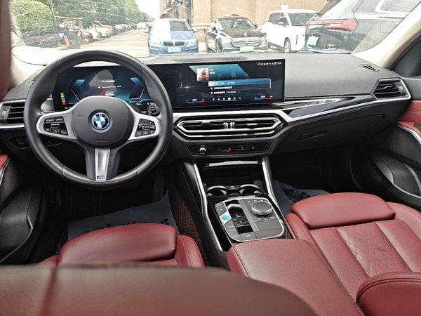 BMW i3 2024, 51000 км, за 22159 USD - фото 13