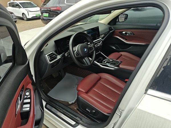 BMW i3 2024, 51000 км, за 22159 USD - фото 18