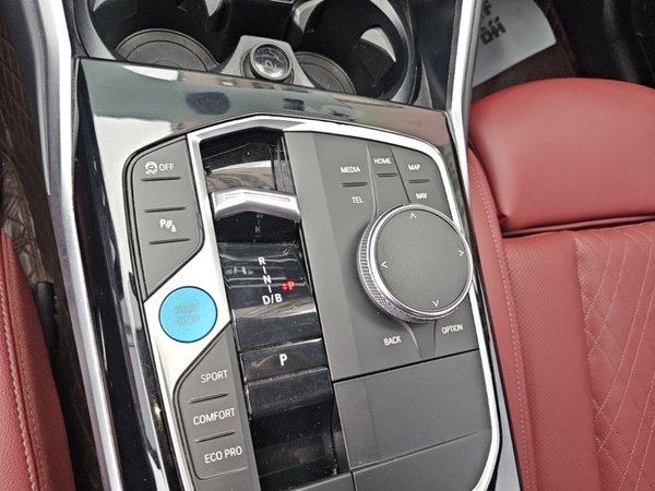 BMW i3 2024, 51000 км, за 22159 USD - фото 17