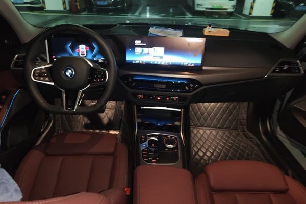 BMW i3 2025, 7100 км, за 31165 USD - фото 10