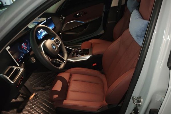 BMW i3 2025, 7100 км, за 31165 USD - фото 16