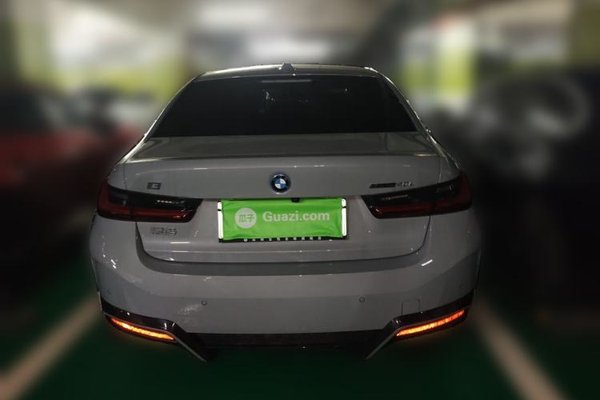 BMW i3 2025, 7100 км, за 31165 USD