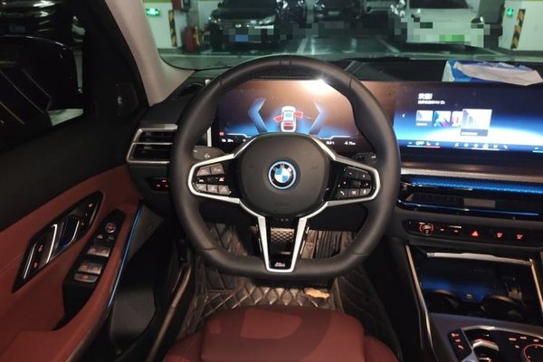 BMW i3 2025, 7100 км, за 31165 USD - фото 11