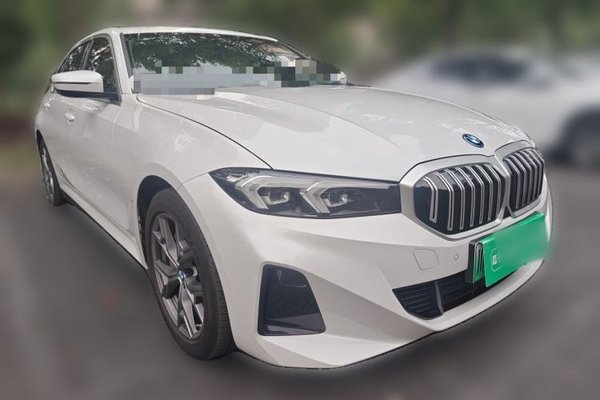 BMW i3 2025, 24100 км, за 25374 USD