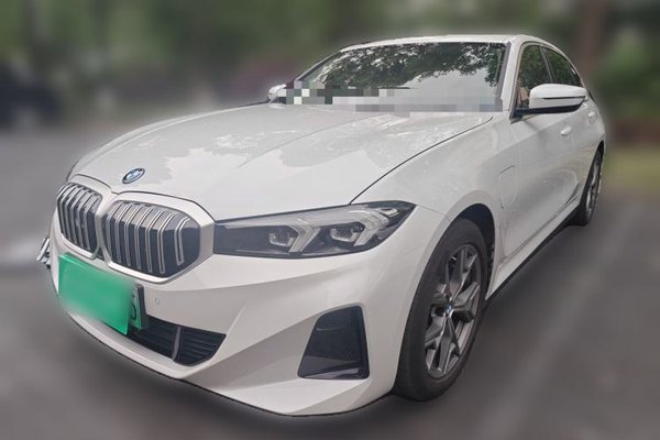 BMW i3 · 2025 год